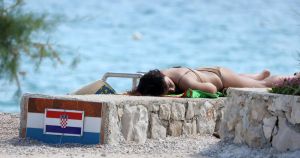 Karleuša: Najpre, nije mi jasno zašto su otkazali koncert zbog pretnji iz Hrvatske, jer su Vodice istočno od Karlobaga...