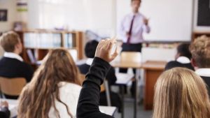 Caro libri di scuola, i presidi con le mani legate: «Meno testi obbligatori per rispettare i tetti di spesa»