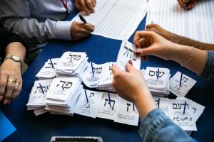 Likud threatens legal action against initiative to bring Israelis abroad back to vote