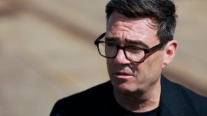 Britanski premijer se dopisivao sa „lažnom“ šeficom Trampovog kabineta: Telefon Suzi Vajls ponovo hakovan?