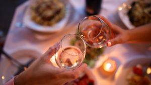 “Esco per portare la mia fidanzata all’ospedale”. Invece evade dai domiciliari per andare al ristorante