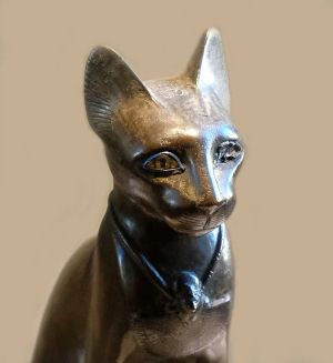 Le chat dans l’Égypte antique, un dieu vivant jusque dans la mort