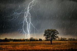 Maltempo nel Barese, possibili grandinate e forti raffiche di vento