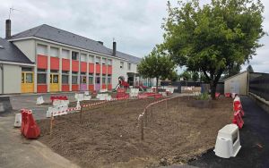 Oloron : face aux fortes chaleurs, la ville débute son programme de renaturation des cours d’écoles