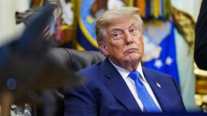 Trump ora minaccia l’Oman, ma ormai si è autoinflitto un danno di credibilità