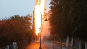 Maltempo nella Marca, fulmine colpisce una centralina Enel: il paese resta al buio