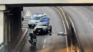 Si schianta in scooter a Roma, muore avvocato trevigiano di 47 anni