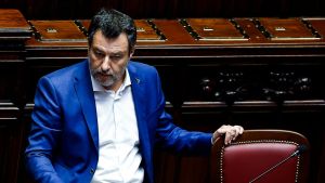 Lega, assalto del Nord a Salvini. Il lombardo Fontana: valuti di lasciare. Ma il congresso è pieno di incognite