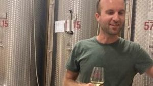 La tragedia di Francesco Mazzocchi, il trattore si ribalta durante la vendemmia: choc per la morte del viticoltore 33enne