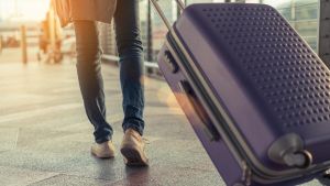Aveva quasi 50 chili di droga in valigia, arrestato all’aeroporto