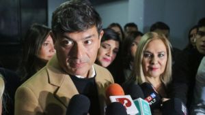 El círculo de hierro de Parisi: Cómo concentran el poder Zandra Parisi, Pamela Jiles y Juan M. Valenzuela Por Marcelo Soto 17 Ago. 2026, 7:59 pm 4 min Compartir