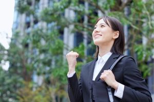 Body language expert reveals 6 keys to exuding confidence even if you’re not feeling it