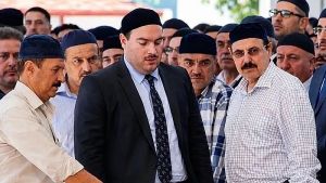 Tarikatlar değil Kamalizm kapatılsın