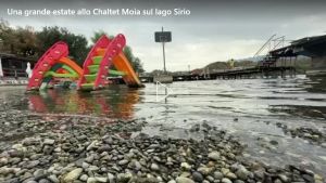 Estate a gonfie vele per lo Chalet Moia, il lago Sirio fa il pieno di turisti