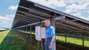 Mohnblumen, Schafe und Sonnenstrom – Solarpark Triptis ist am Netz