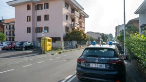 Sparatoria nella notte a Paullo: 37enne ferito in un agguato a colpi di pistola