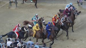 È l’ora della verità. Il lento e inesorabile avvicinamento al Palio dell’Assunta: oggi (salvo temporali) si corre