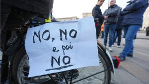 I flop dei pm, il fango su Minetti. La maledizione del No