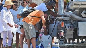 Emergenza acqua senza fine, altri problemi nelle frazioni. Il sindaco: “Restano le autobotti, nuova riunione con Marche Multiservizi”