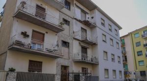 Livorno, morta nel crollo del balcone: gli amministratori di condominio convocati dal prefetto