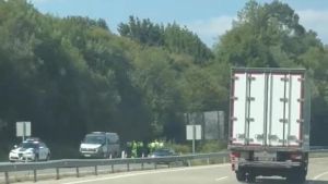 Herido grave un joven de 28 años al volcar con su coche en la AS-II en Llanera