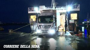 Terremoto Campi Flegrei, a causa dei danni al porto di Pozzuoli modificate le corse dei traghetti per le isole