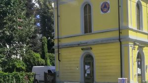 Besnate, donna trovata gravemente ferita in una scarpata vicino alla ferrovia: indagini in corso