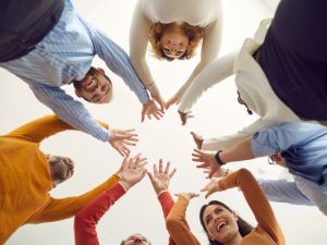 48% of Canadian employees say social events strengthen workplace relationships: survey