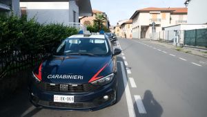 Paullo, 37enne ferito con un colpo di pistola per difendere il figlio minorenne: fermato un 20enne