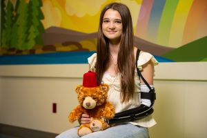 A ukulele pick. A paintbrush. Now a steering wheel. For nearly a decade, Shriners Children’s has helped Shelby pursue what’s next.