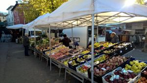Il mercato sbarca in piazza Pascoli: 