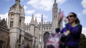 Al lupo al lupo: Cambridge atterrita da Cappuccetto Rosso