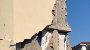 Campi Flegrei, il parroco di Pozzuoli e gli sfollati del terremoto: “C’è confusione e smarrimento ma dobbiamo continuare a sperare” /