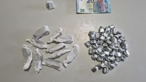 Spaccio ad Abbiategrasso, fermato quindicenne con 150 grammi di droga