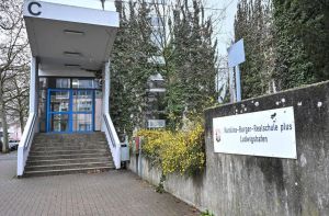 Karolina-Burger-Realschule plus: Lehrer machen blau - zurecht!