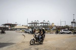 Détenus au Togo, les journalistes Sébastien Pérez-Pezzani et Gaël Mocaër au cœur d’un bras de fer entre Lomé et Paris