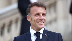 L’ultima promessa di Macron: il suicidio assistito è legge in Francia (ma a determinate condizioni)