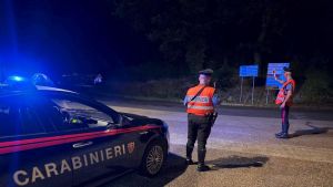 Casei Gerola, guardano la telecamera sullo smartphone dalle vacanze e vedono i ladri in casa. Lanciato l’allarme, due denunciati