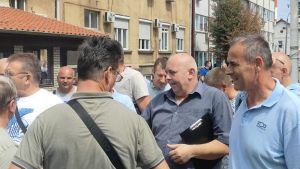 Sindikalac iz GSP prebačen iz pogona Dorćol u Zemun zbog učestvovanja u protestima: „Ko ruši dogovor predsednika države i radnika?“