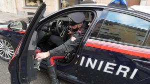 Rapina un cliente al bar, arrestato dai carabinieri