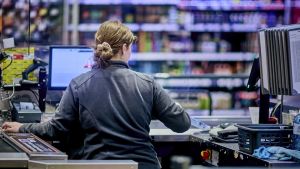 Verkäuferinnen und Verkäufer verdienen es, mehr zu verdienen