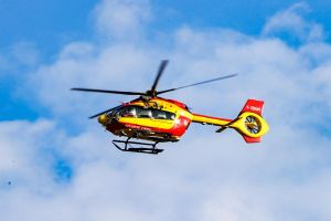 Lac de Bious-Artigues : l’hélicoptère Dragon 64 au secours d’une cavalière sérieusement blessée