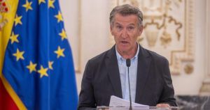 Acusan a Feijóo de ir a Ceuta a 