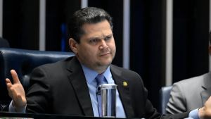 Alcolumbre pode fazer governo perder tempo e potência eleitoral