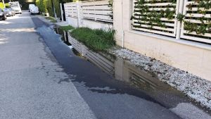 La rete è un colabrodo, 300 perdite d’acqua. Cittadini infuriati: “Che spreco”