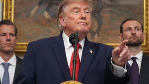 Was steckt hinter Trumps Drohung mit einem Wirtschaftskrieg?