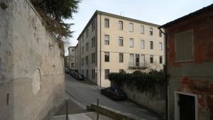 Conegliano, respinta perché ha una disabilità: ragazzina obbligata a cambiare scuola