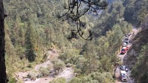 Tuffo da sei metri contro le rocce nelle pozze di Tramonti: grave ragazzo di Pordenone