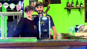 Dal mare di Genova al Brallo: «Il nostro pub nel castello»