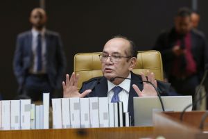 Gilmar minimiza impeachment